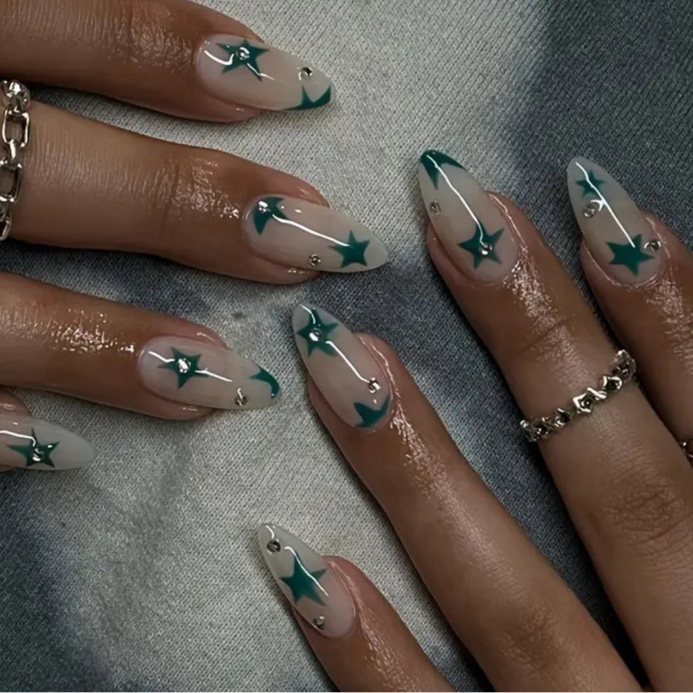 24 pcs Almond French Acrylic Press On Nail Set Reusable green stars French ✨💚